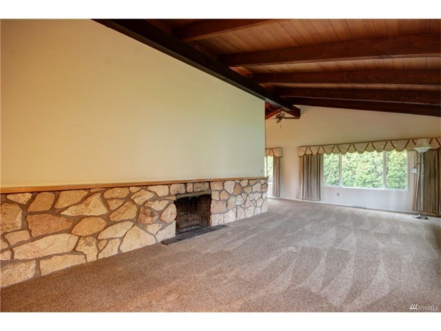 135 Hilltop Ln