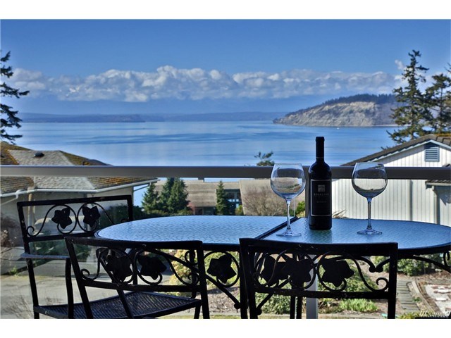 10527 Marine View Dr