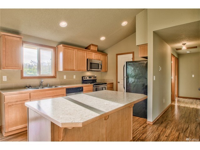 842 Shoshone Dr