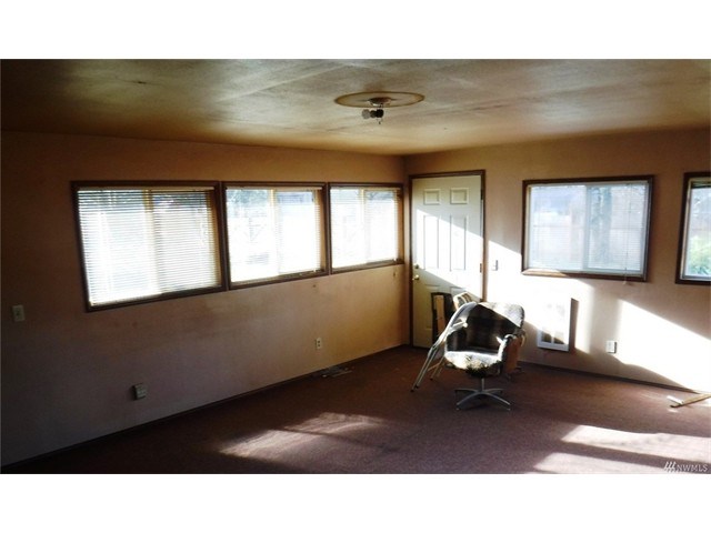 310 Lewis Ave
