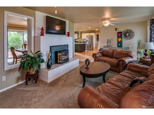 1007 Ridge Ln