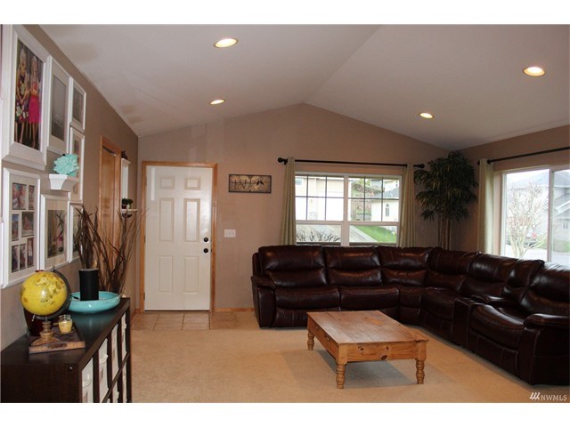 6783 Vista Dr