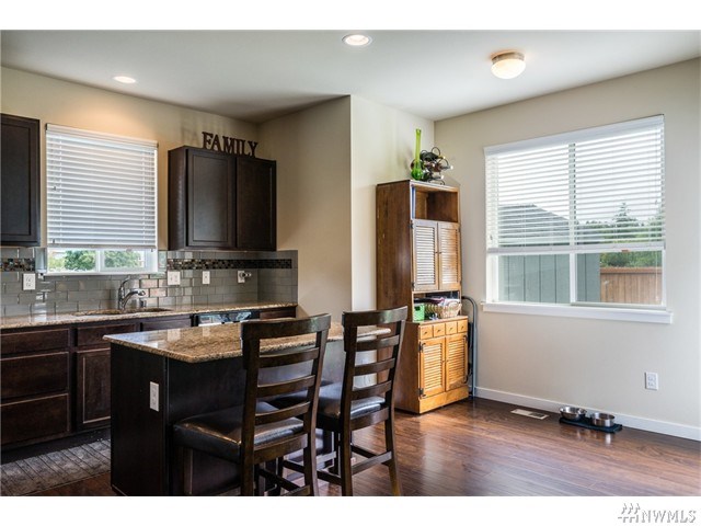 For Sale: 1737 Hillcrest Lp Mount Vernon, WA 98274
