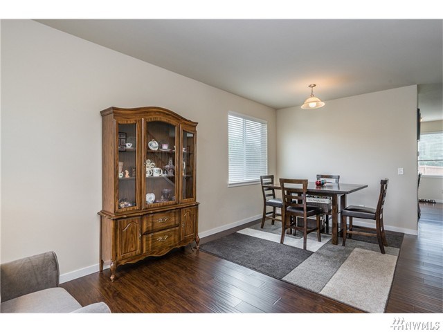 For Sale: 1737 Hillcrest Lp Mount Vernon, WA 98274