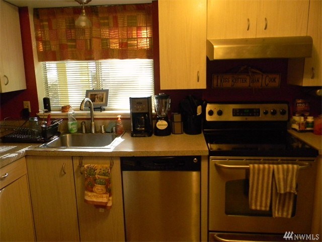 For Sale: 5300 Harbour Pointe Blvd #306H Mukilteo, WA 98275