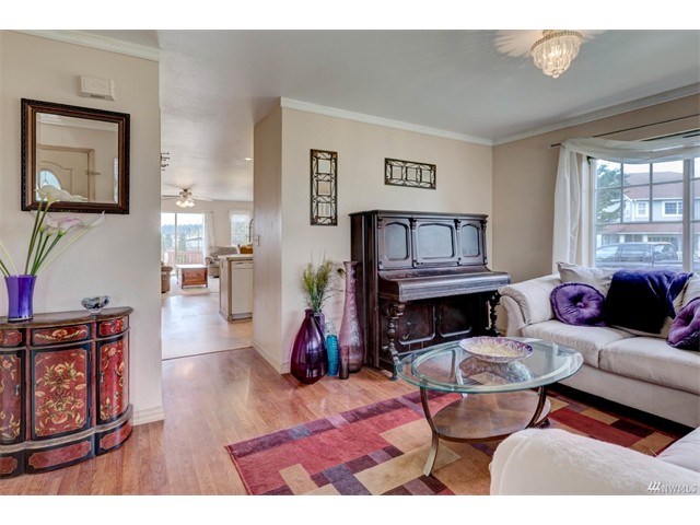 2093 SW Fireside Ln