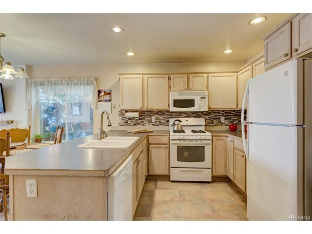 2093 SW Fireside Ln
