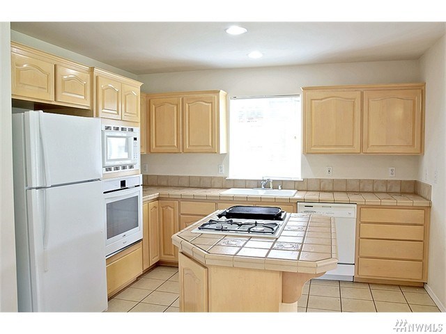 For Sale: 2241 Mariners Beach Dr Oak Harbor, WA 98277