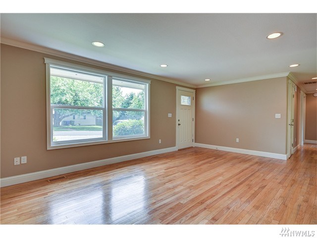 For Sale: 1668 NE 4th Ave Oak Harbor, WA 98277