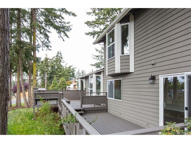 1595 SW Robertson Dr