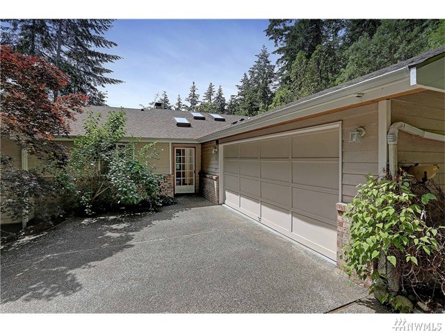 For Sale: 812 Vista Dr Camano Island, WA 98282
