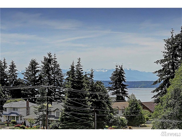 For Sale: 812 Vista Dr Camano Island, WA 98282