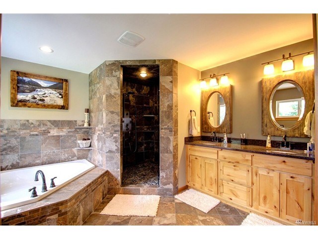 7588 Merganser Ln