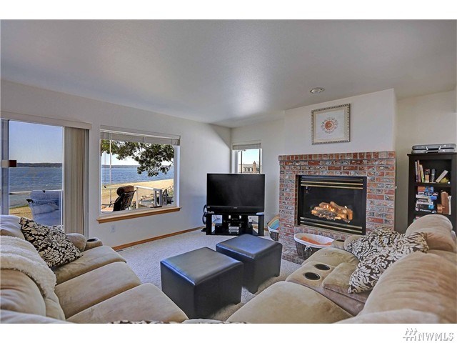 For Sale: 14210 Evergreen Way Stanwood, WA 98292