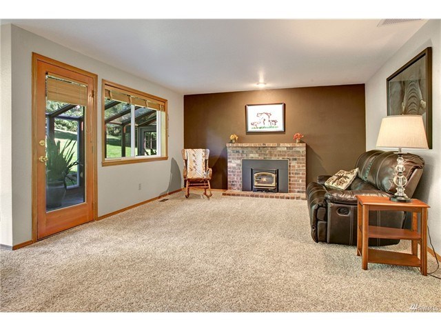 21609 Echo Lake Rd