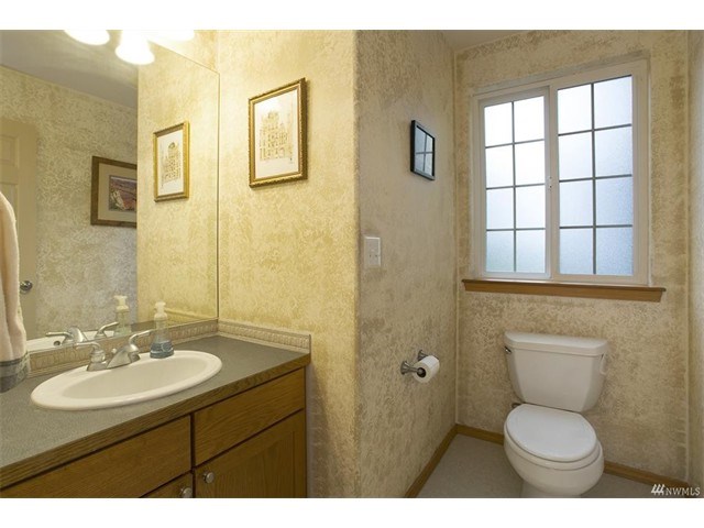 726 NW Ashford Loop