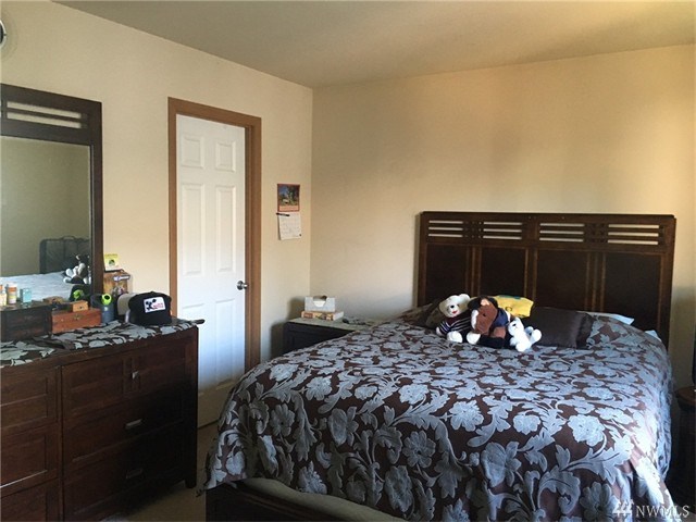 For Sale: 3546 NE Ocasta Bremerton, WA 98311