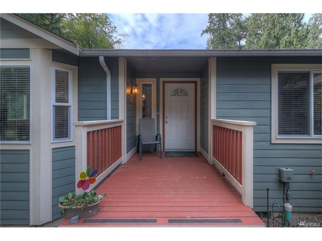 114 Madrona Dr NW