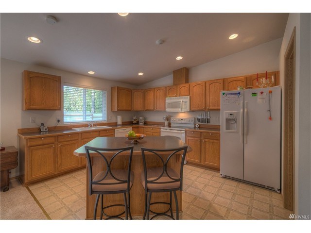114 Madrona Dr NW