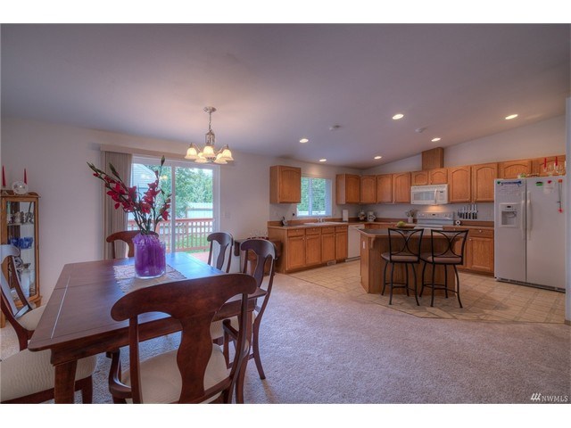 114 Madrona Dr NW