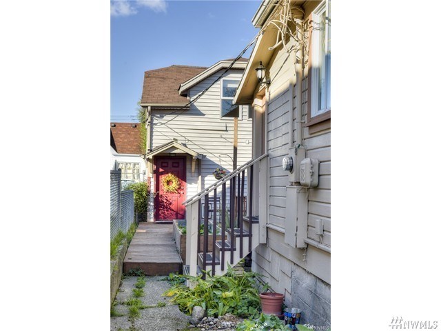 10245 17th Ave SW