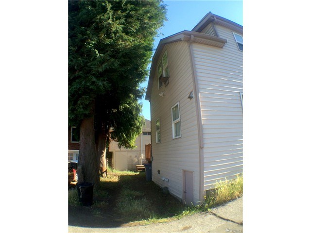 10245 17th Ave SW