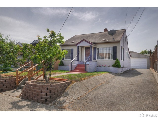 For Sale: 1229 10th St Bremerton, WA 98337