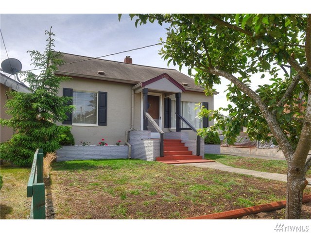 For Sale: 1229 10th St Bremerton, WA 98337