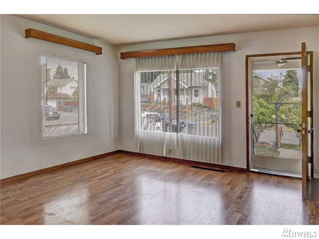 For Sale: 1229 10th St Bremerton, WA 98337