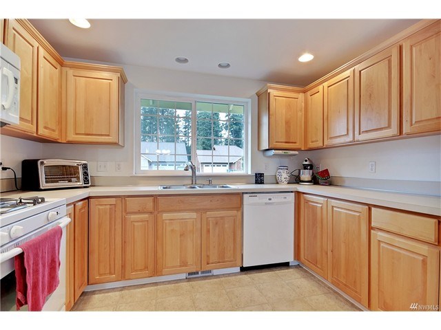 9116 202nd E St Ct