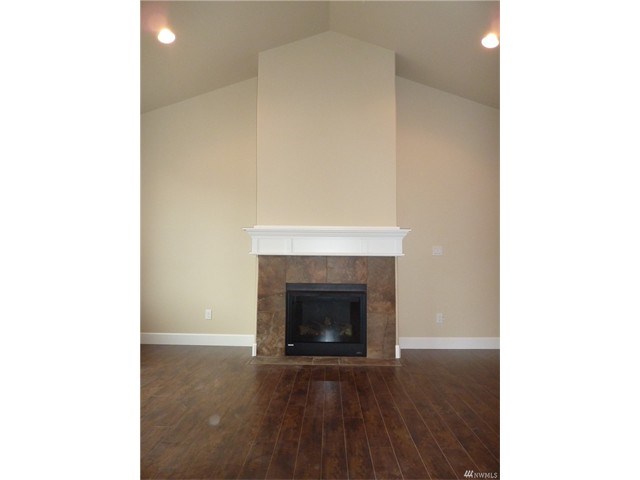 9226 198th E St Ct