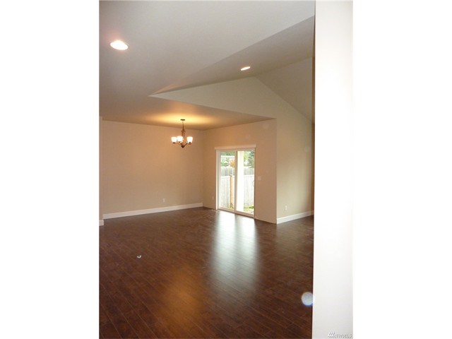 9226 198th E St Ct