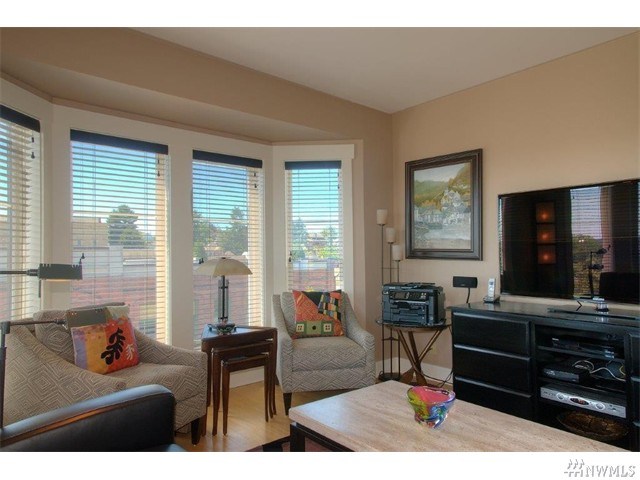 For Sale: 940 Lawrence St #404 Port Townsend, WA 98368