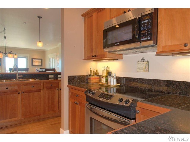 For Sale: 940 Lawrence St #404 Port Townsend, WA 98368
