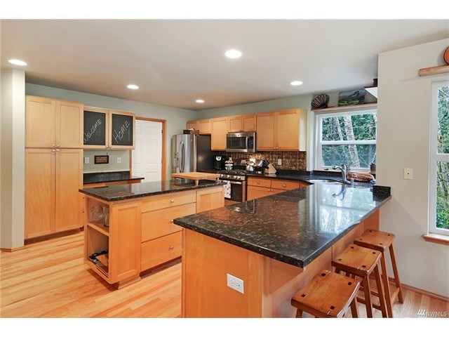 18068 9th Ave NE