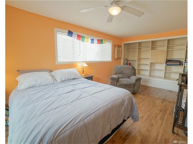 130 12th St SE