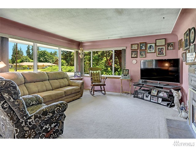 For Sale: 10719 8th St E Puyallup, WA 98372