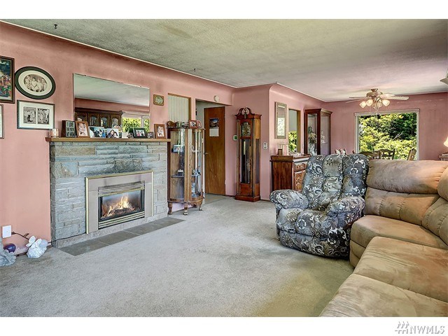 For Sale: 10719 8th St E Puyallup, WA 98372
