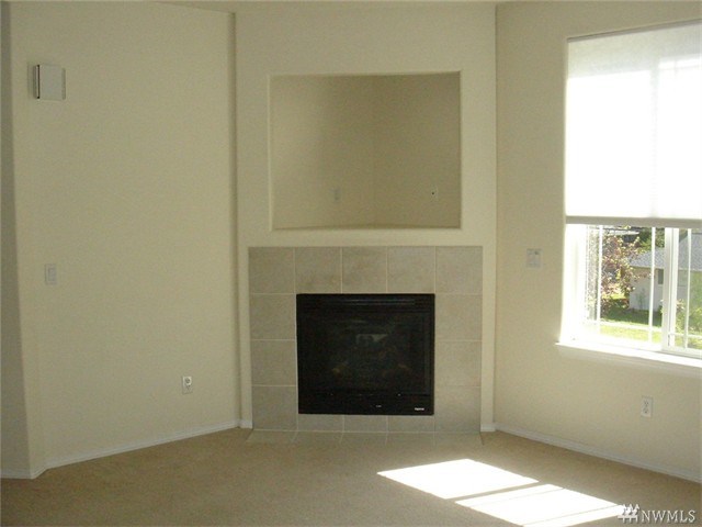 For Sale: 4008 7th St SW #B Puyallup, WA 98373