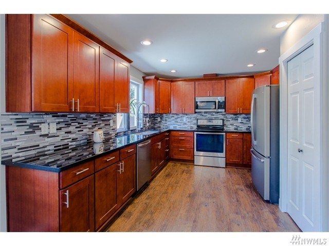 For Sale: 12103 128th St Ct E Puyallup, WA 98374