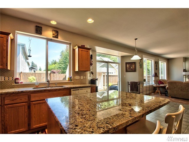 For Sale: 15419 67th Av Ct E Puyallup, WA 98375