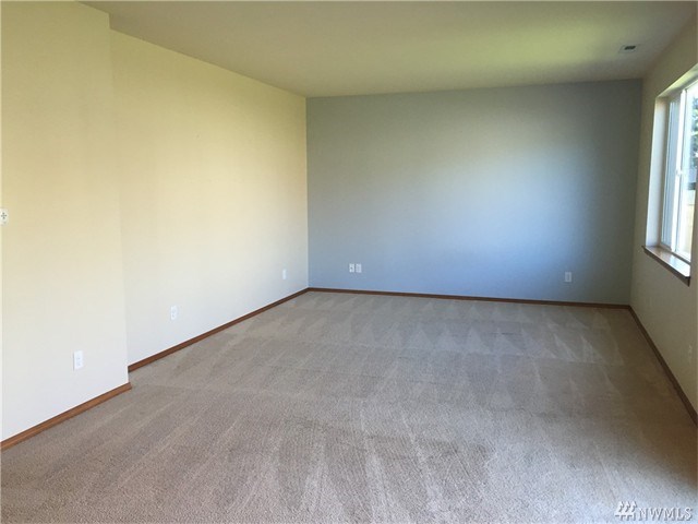 For Sale: 17628 74th Av Ct E Puyallup, WA 98375