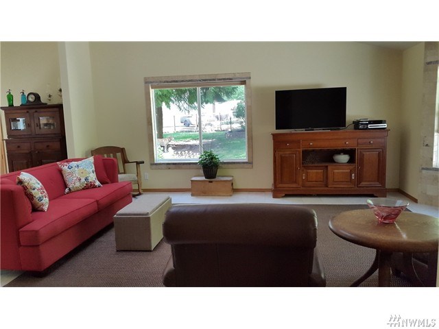 For Sale: 82 Tanager Ln Sequim, WA 98382