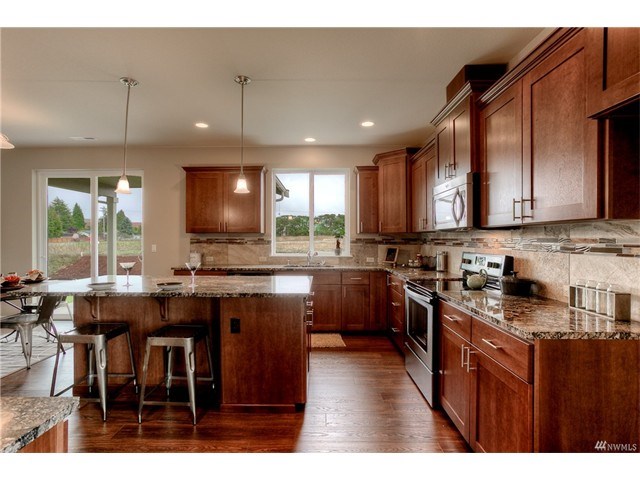 17018 17th Ave E