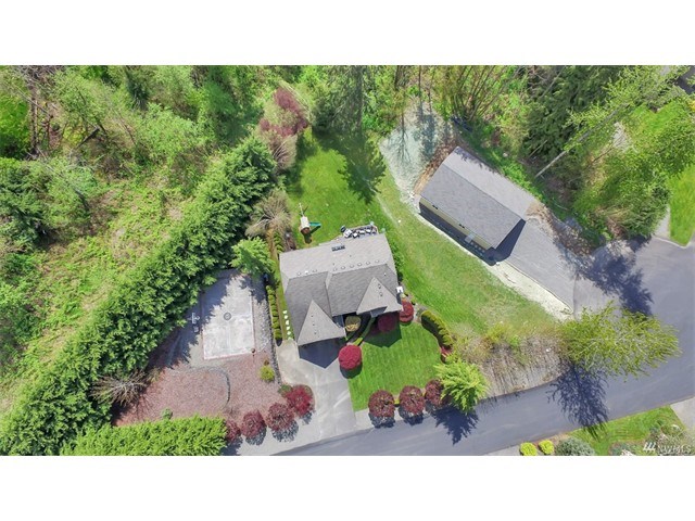 17513 Driftwood Dr E
