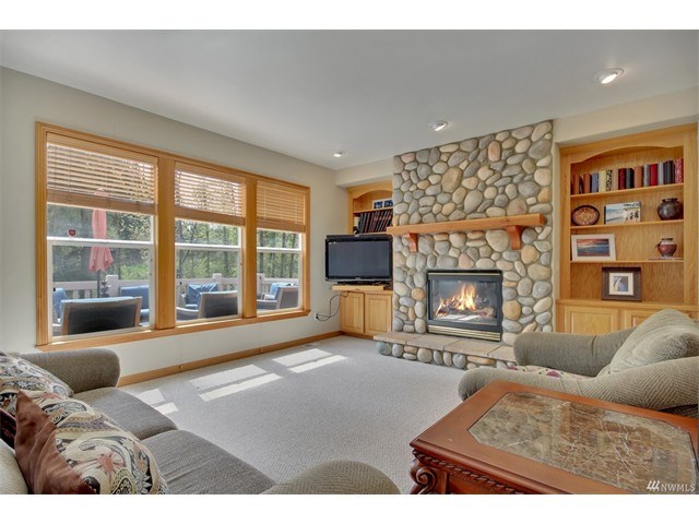 17513 Driftwood Dr E