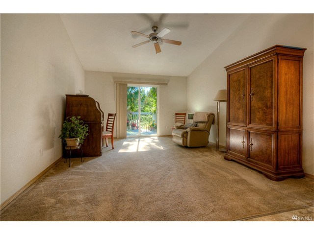 20206 La Paloma Dr E