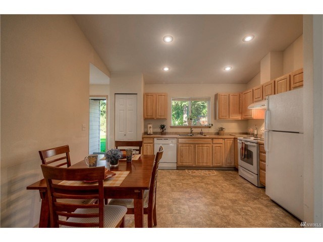 20206 La Paloma Dr E