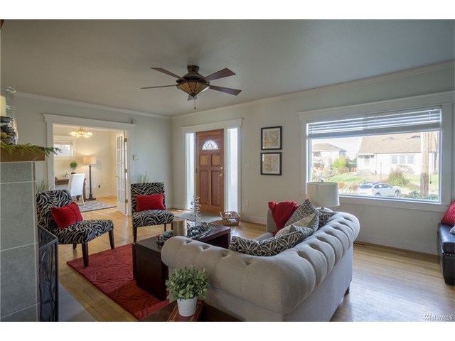 920 S Cushman Ave