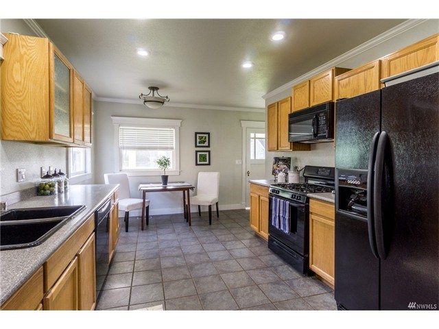 920 S Cushman Ave